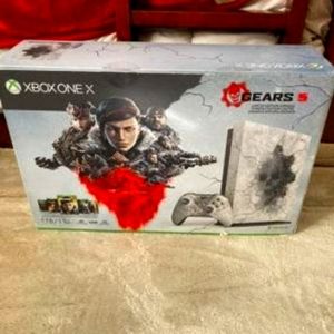 Microsoft gears of war special edition Xbox 360 and controller !
